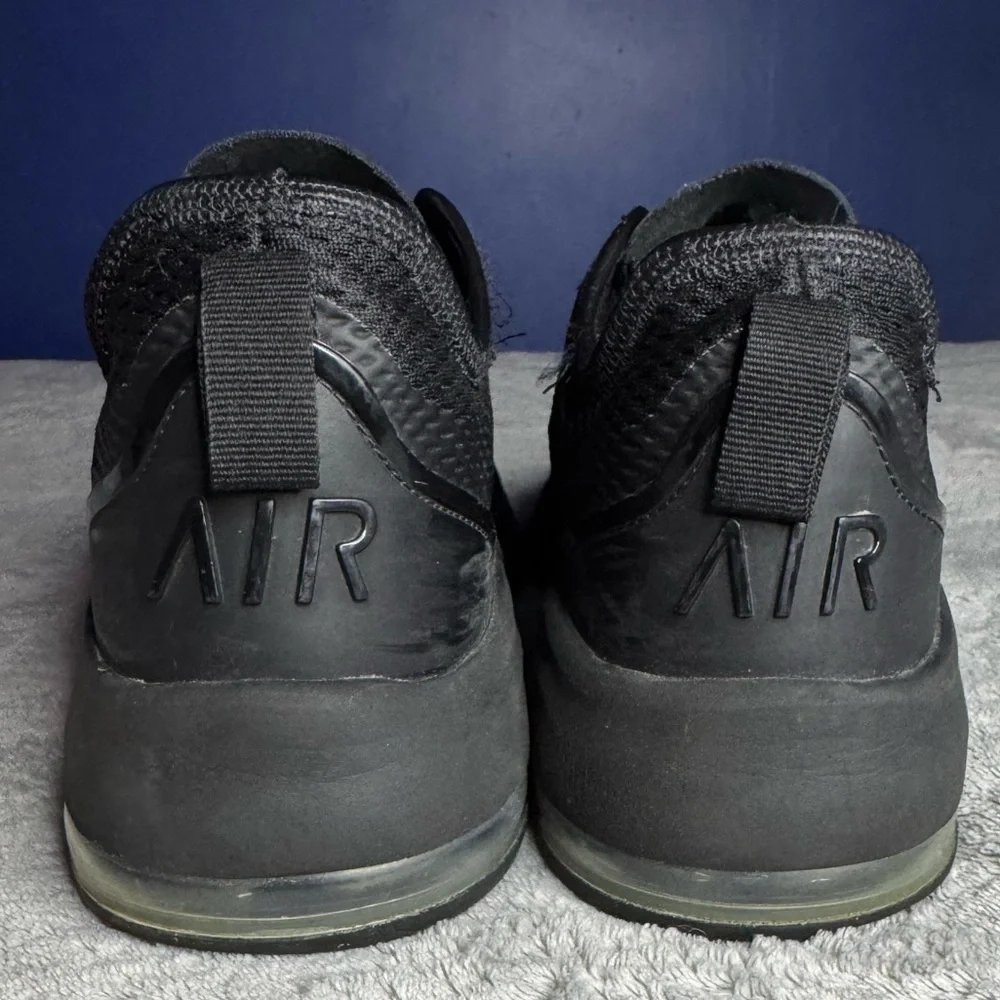 Men’s Nike Air Black Mesh Sneakers
